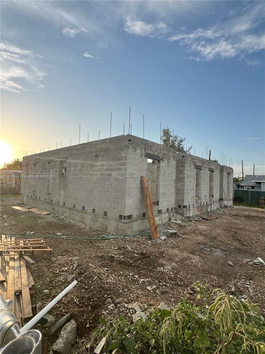 564 Nw 12Th St. Florida City, FL 33034