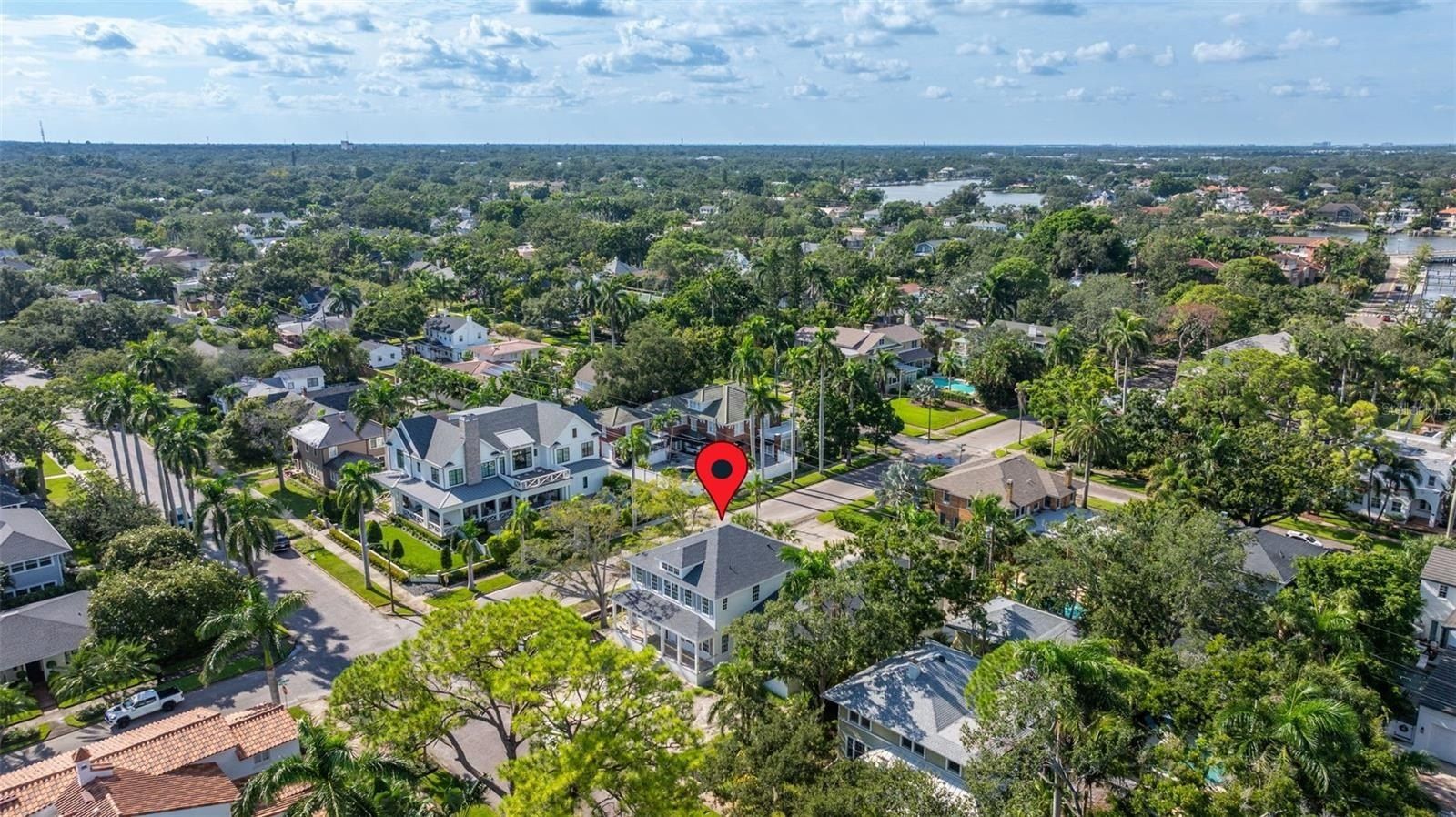 705 17Th Avenue Ne. St Petersburg, FL 33704