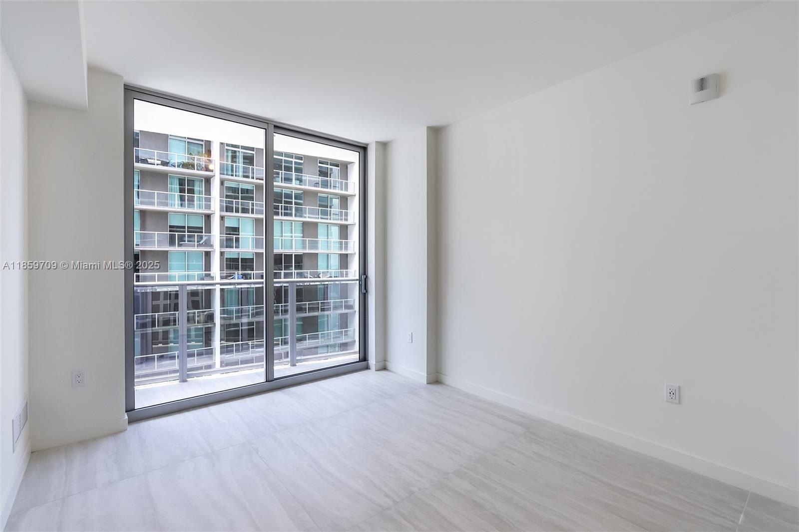 77 Se 5Th St. Miami, FL 33131