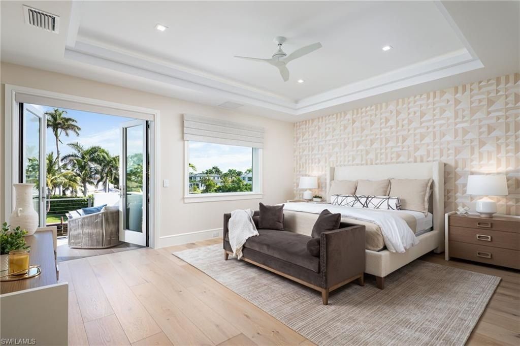 625 21St. Naples, FL 34102