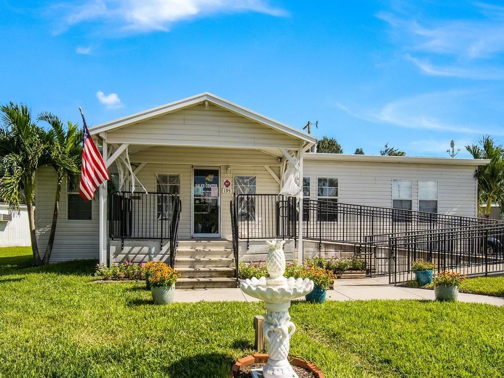 10 Eland Drive 010. North Fort Myers, FL 33917