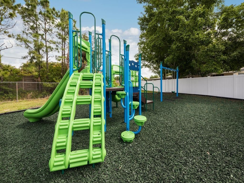 328 Eland Drive 328. North Fort Myers, FL 33917