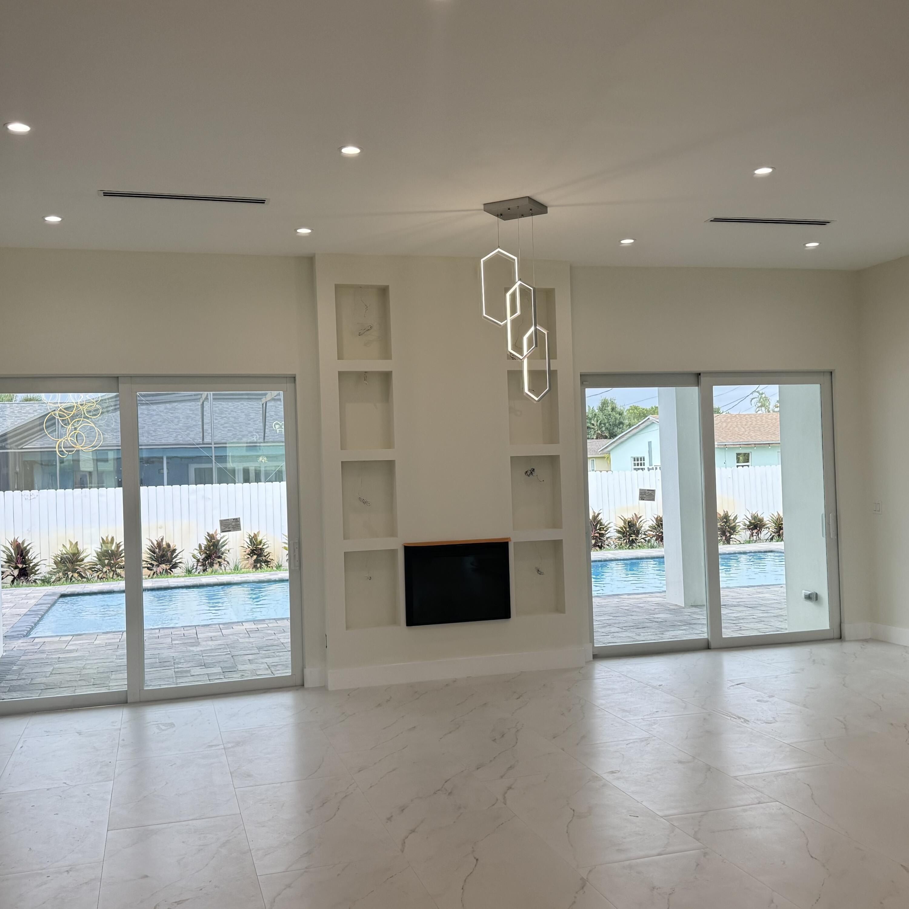 68 W Plumosa Lane. Lake Worth, FL 33467