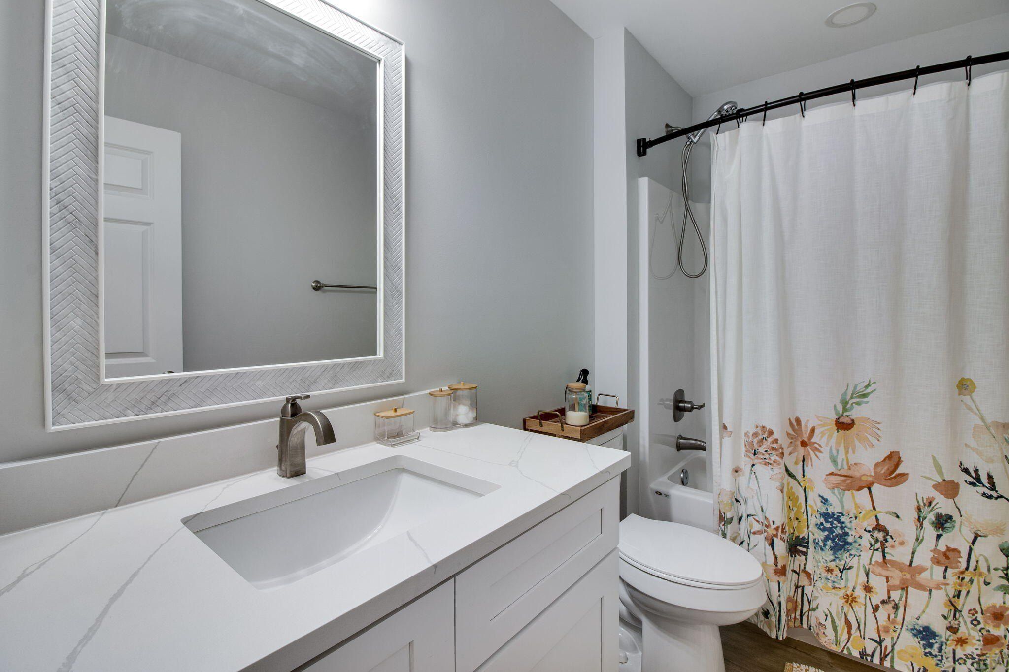 43 E Crocus Avenue. Defuniak Springs, FL 32433