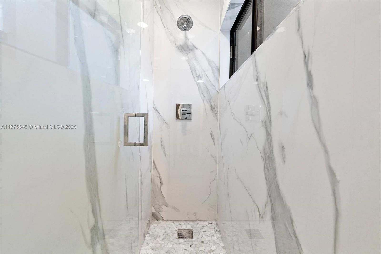 1076 Nw 55Th St. Miami, FL 33127