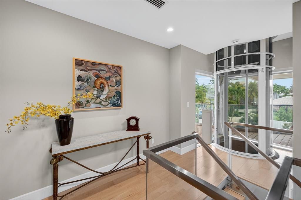 2024 Harbourview Drive. Fort Lauderdale, FL 33316