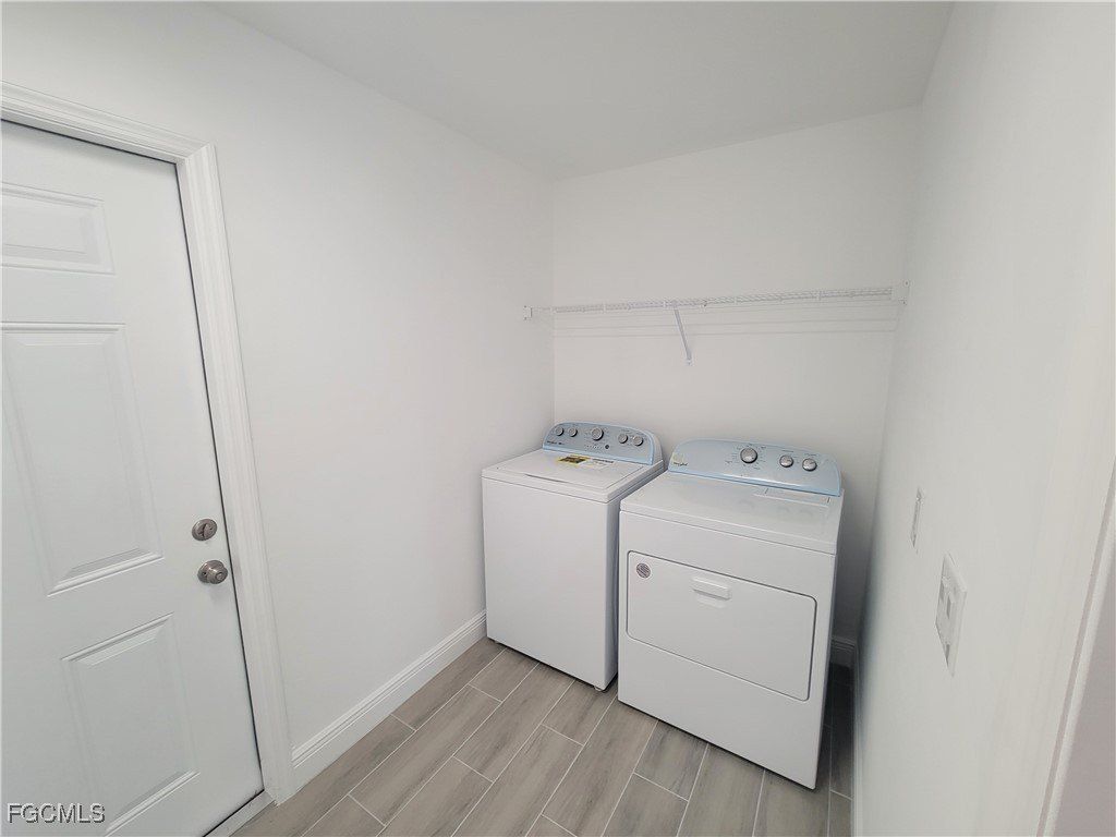 21562154 Edison Avenue. Fort Myers, FL 33901