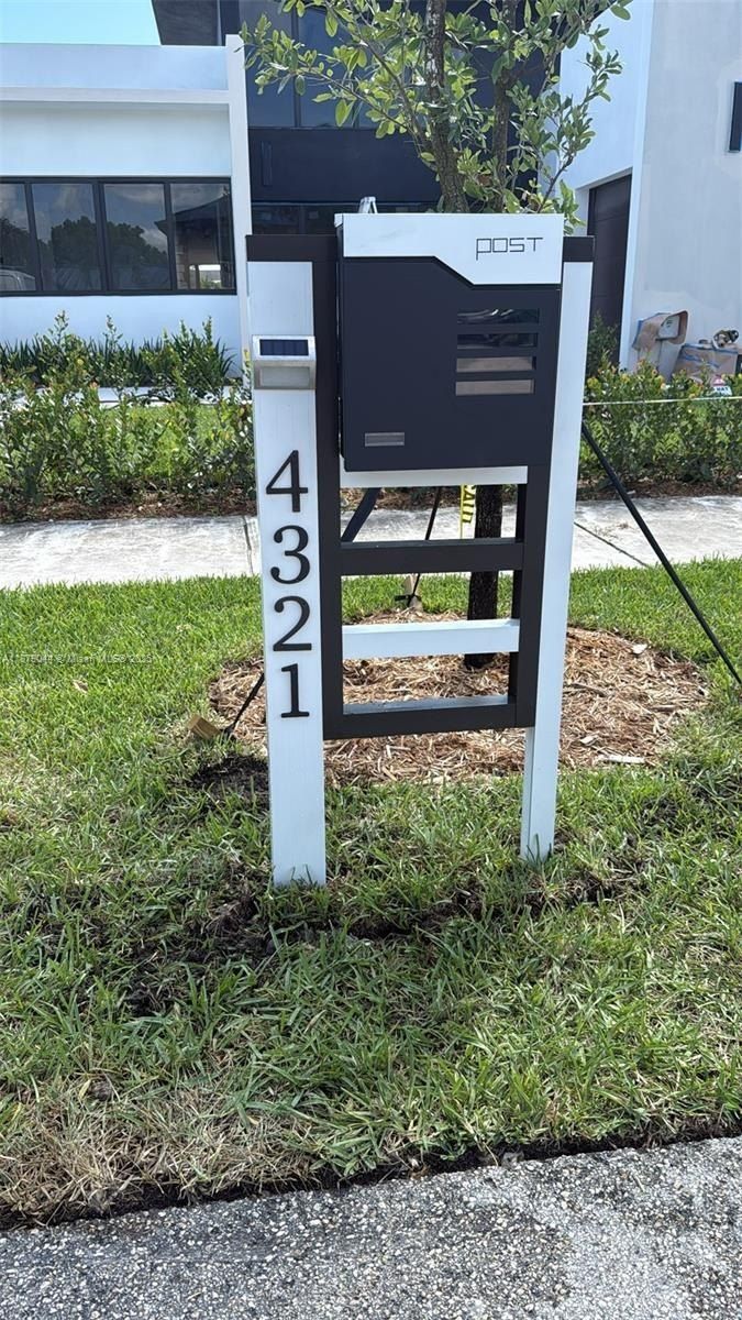 4321 Sw 99Th Ave. Miami, FL 33165