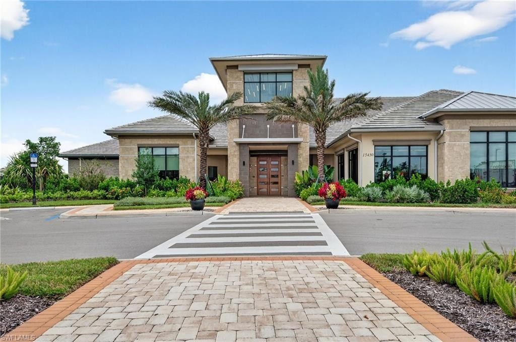 15634 Triesta. Naples, FL 34114