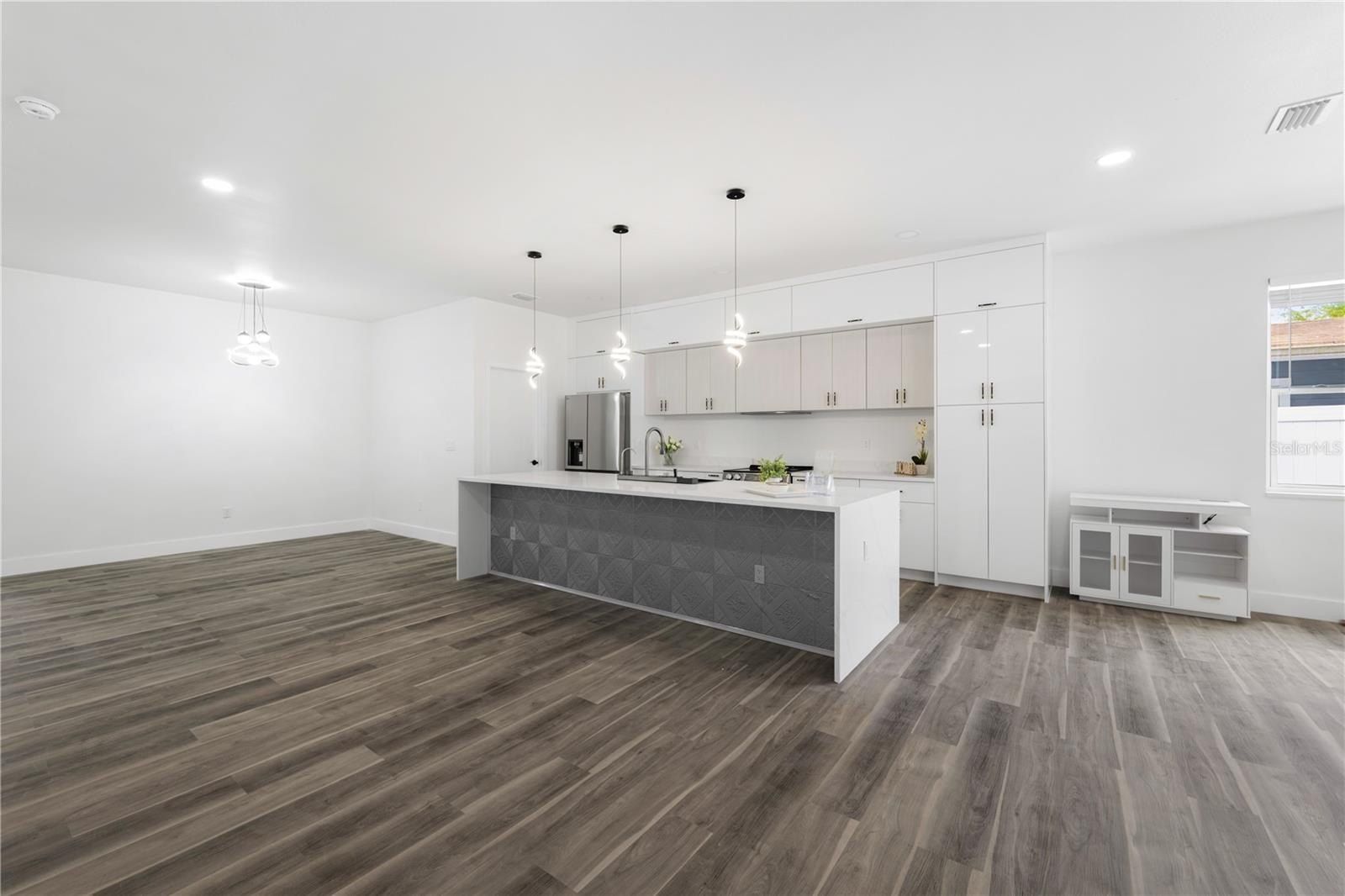 3422 E Powhatan Avenue. Tampa, FL 33610