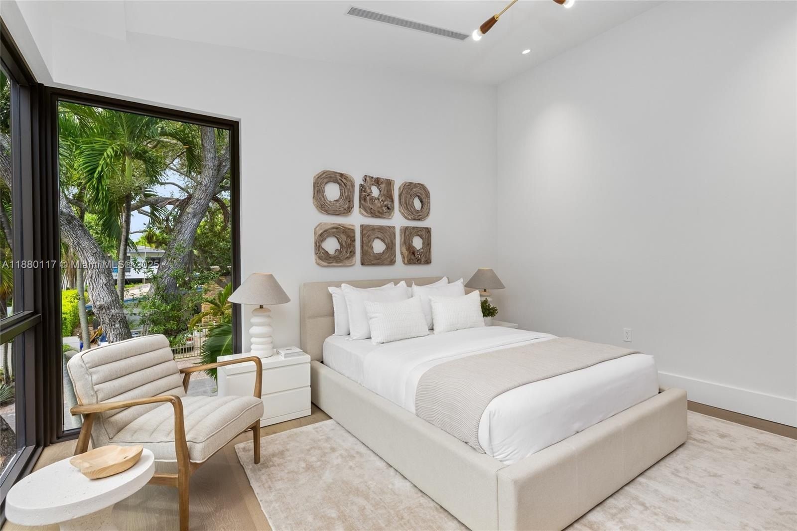 4024 Bonita Ave. Miami, FL 33133