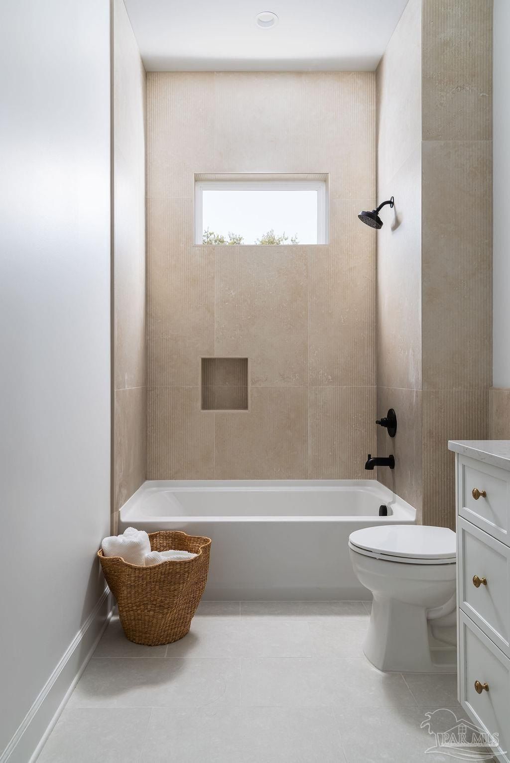 1412 E Bobe St. Pensacola, FL 32503