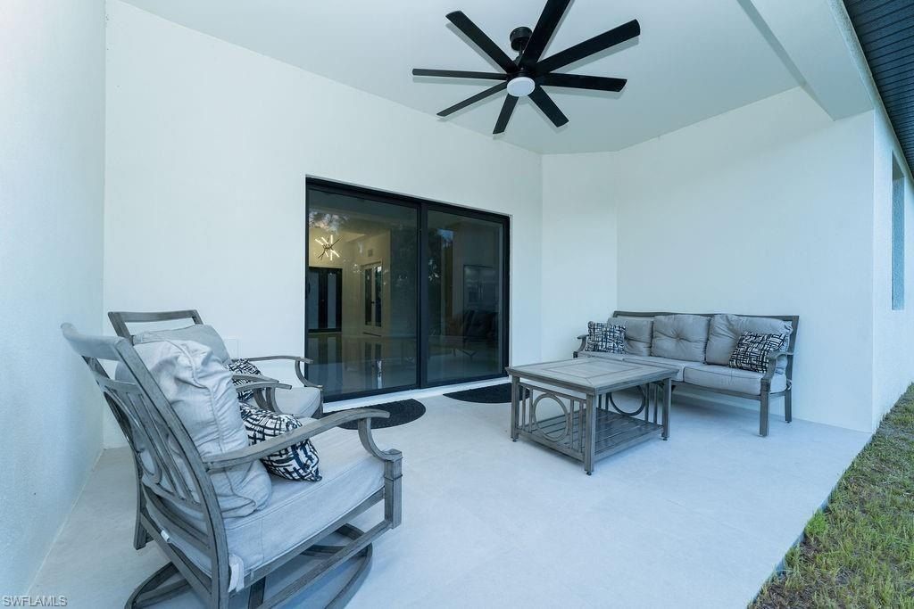 402 Thompson. Lehigh Acres, FL 33972