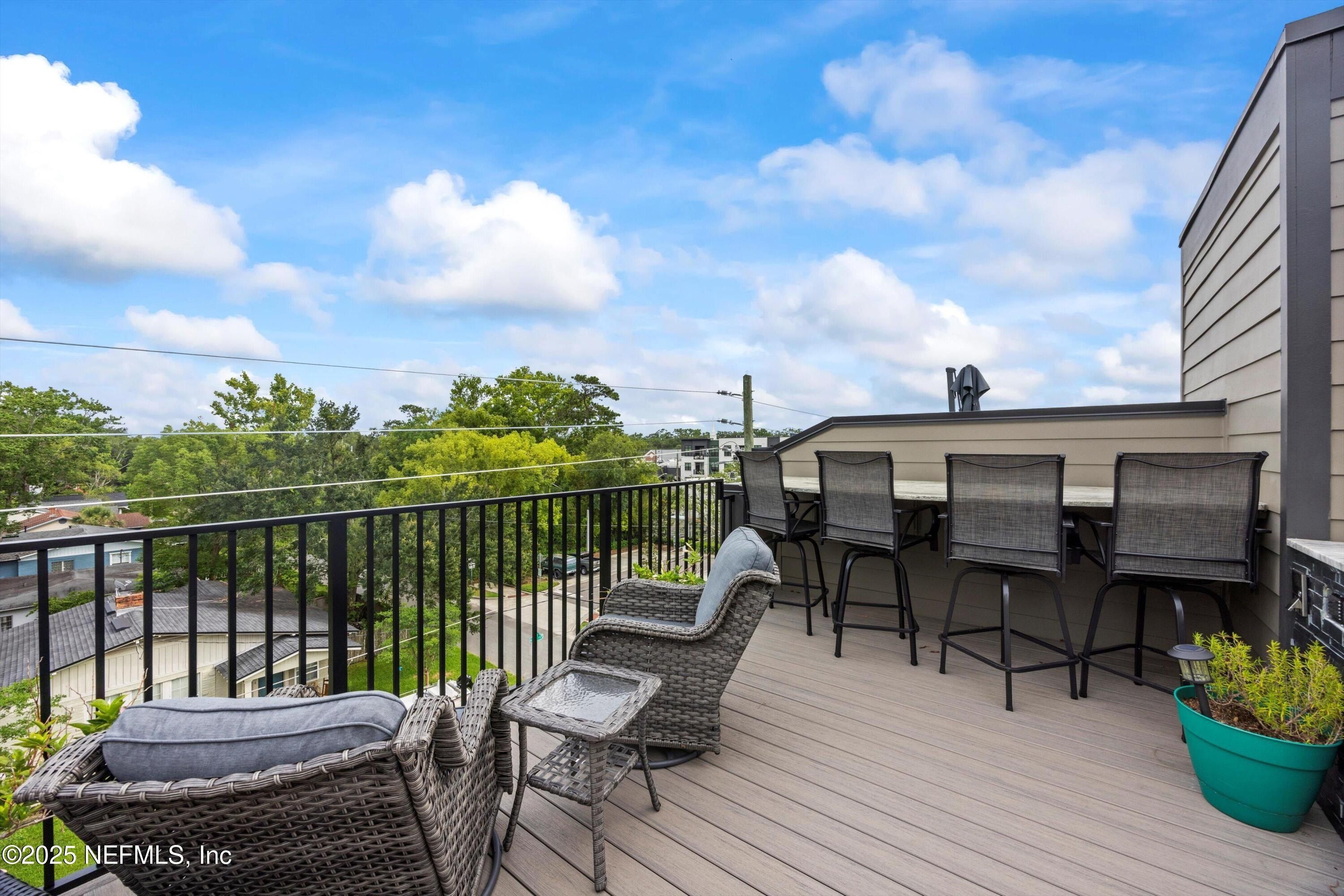 1610 Lang Court. Jacksonville, FL 32207