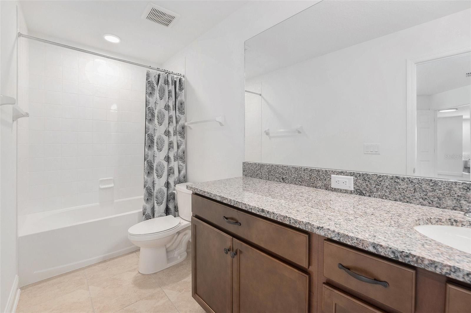 7815 Bronze Oak Drive. Wesley Chapel, FL 33545