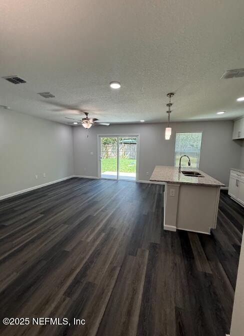 7939 Mariner Street. Jacksonville, FL 32220