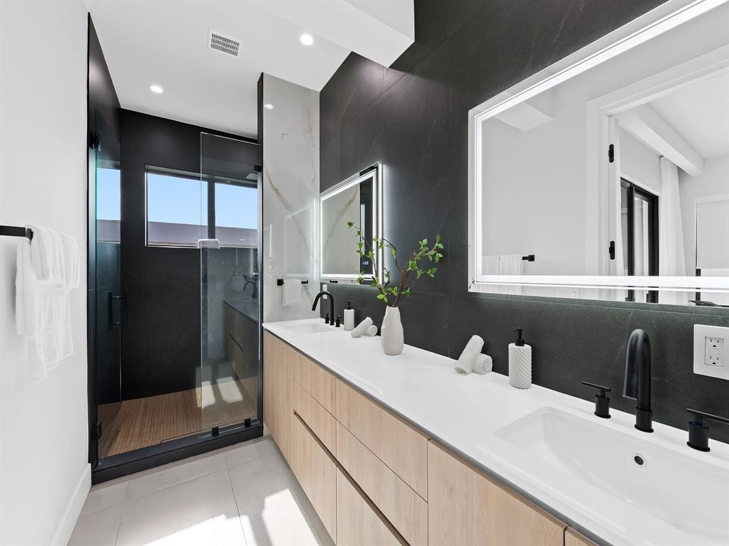 920B Ne 17Th Ave. Fort Lauderdale, FL 33304