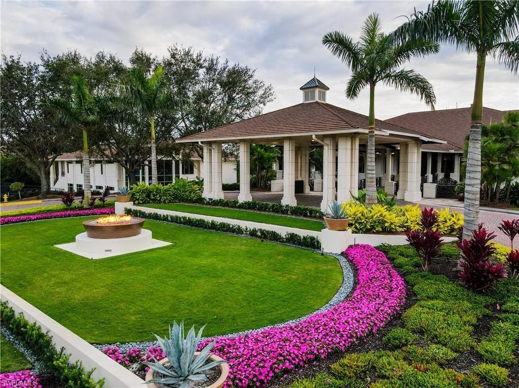 4637 Idylwood. Naples, FL 34119