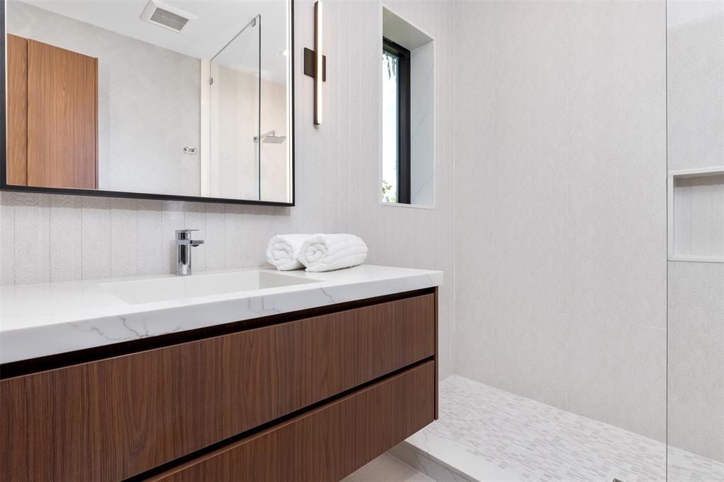 2733 Ne 16Th St. Fort Lauderdale, FL 33304