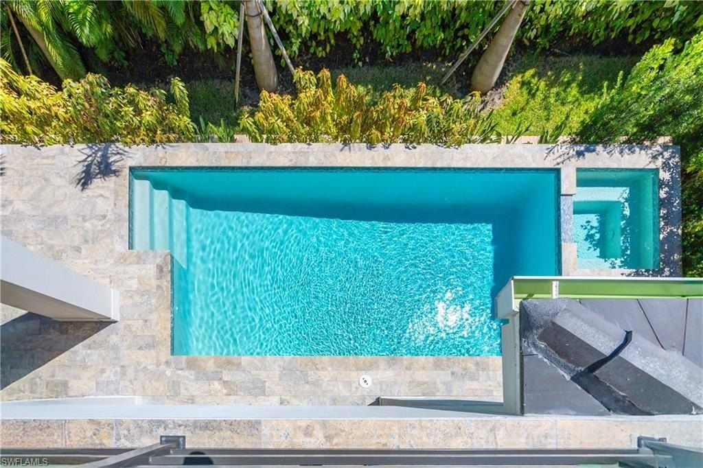 3540 Crayton. Naples, FL 34103