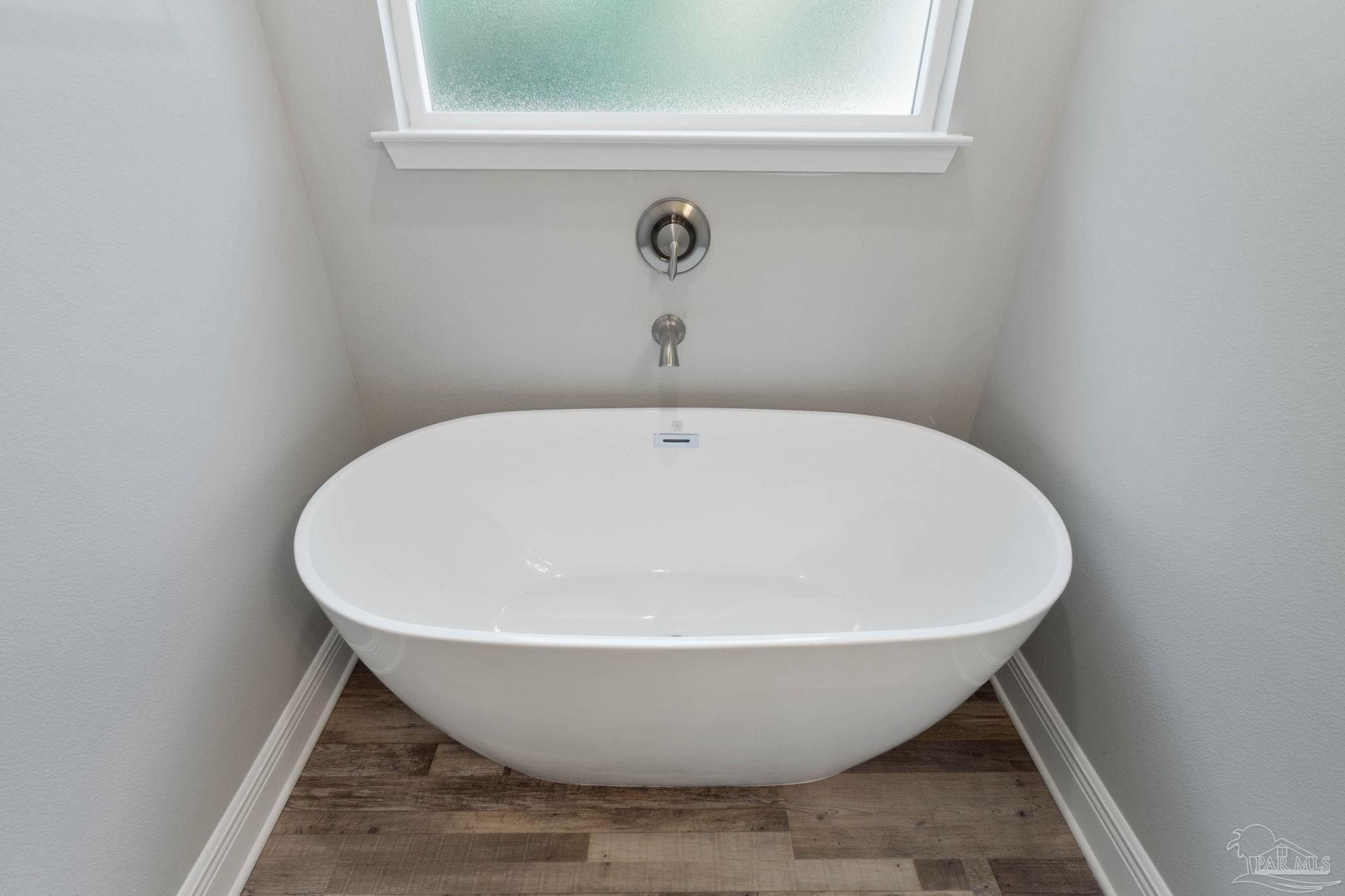 6 Coweta Rd. Cantonment, FL 32533