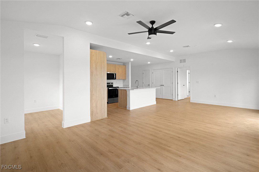 2812 23Rd Street Sw. Lehigh Acres, FL 33976