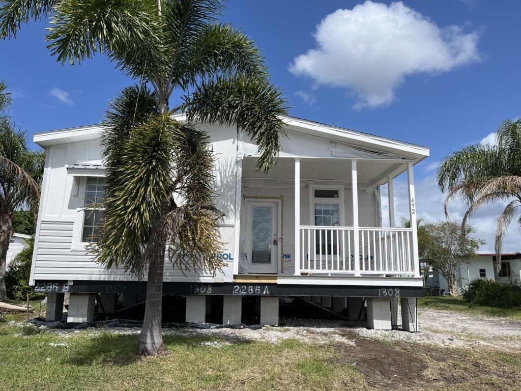 492 Driftwood Drive. Ellenton, FL 34222