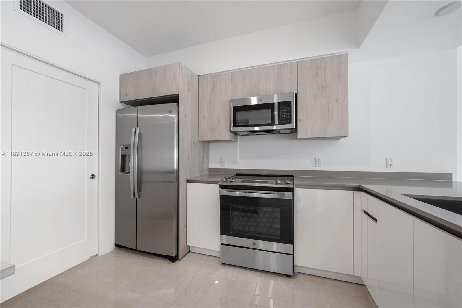 Dania Beach, FL 33314