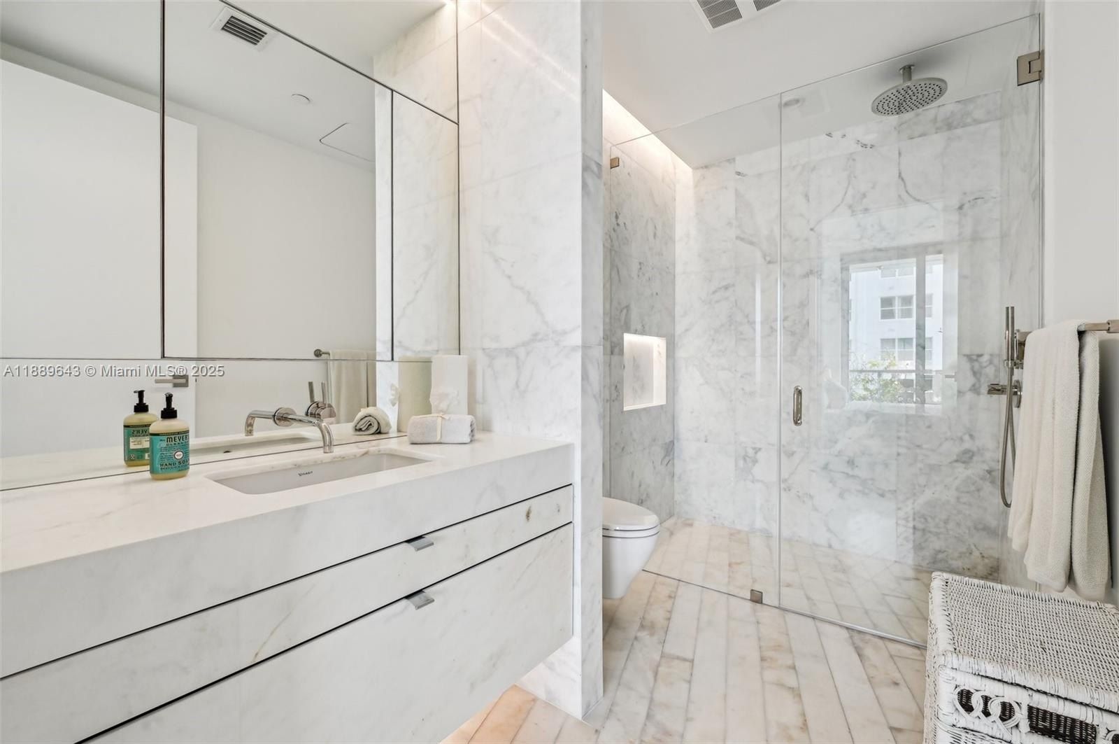 1300 Monad Ter. Miami Beach, FL 33139