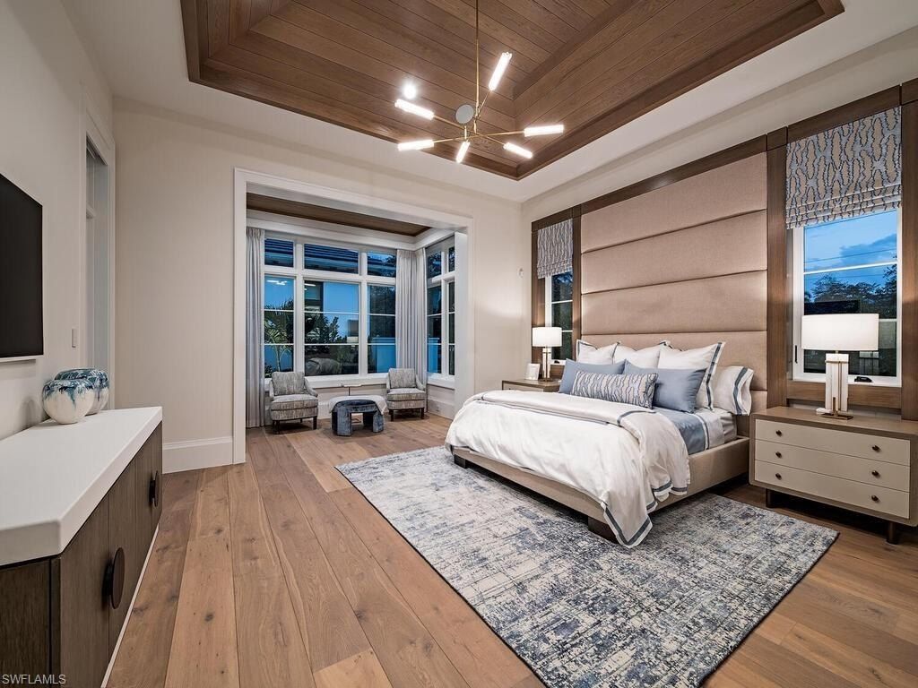 1795 Gordon. Naples, FL 34102