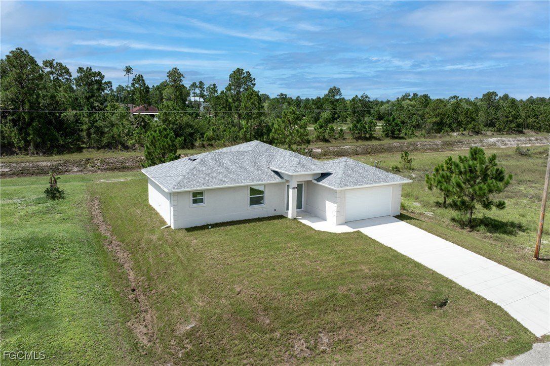 1252 Edna Street E. Lehigh Acres, FL 33974