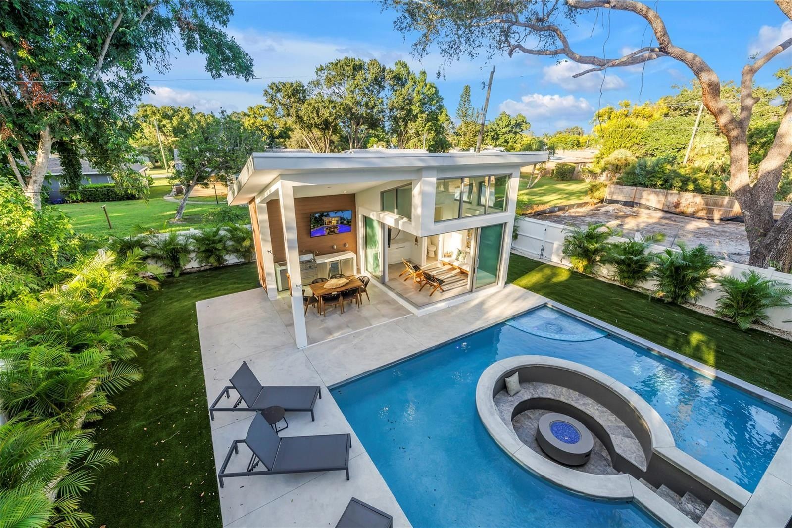 2065 Goldenrod Street. Sarasota, FL 34239