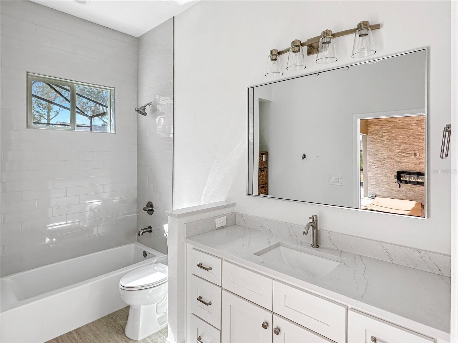 935 N Thompson Road. Apopka, FL 32712