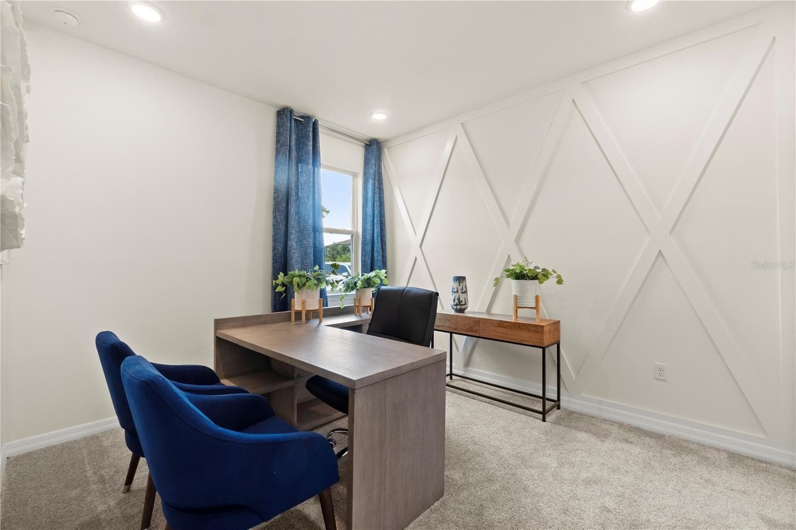 2519 Avalon Park Boulevard. Tavares, FL 32778