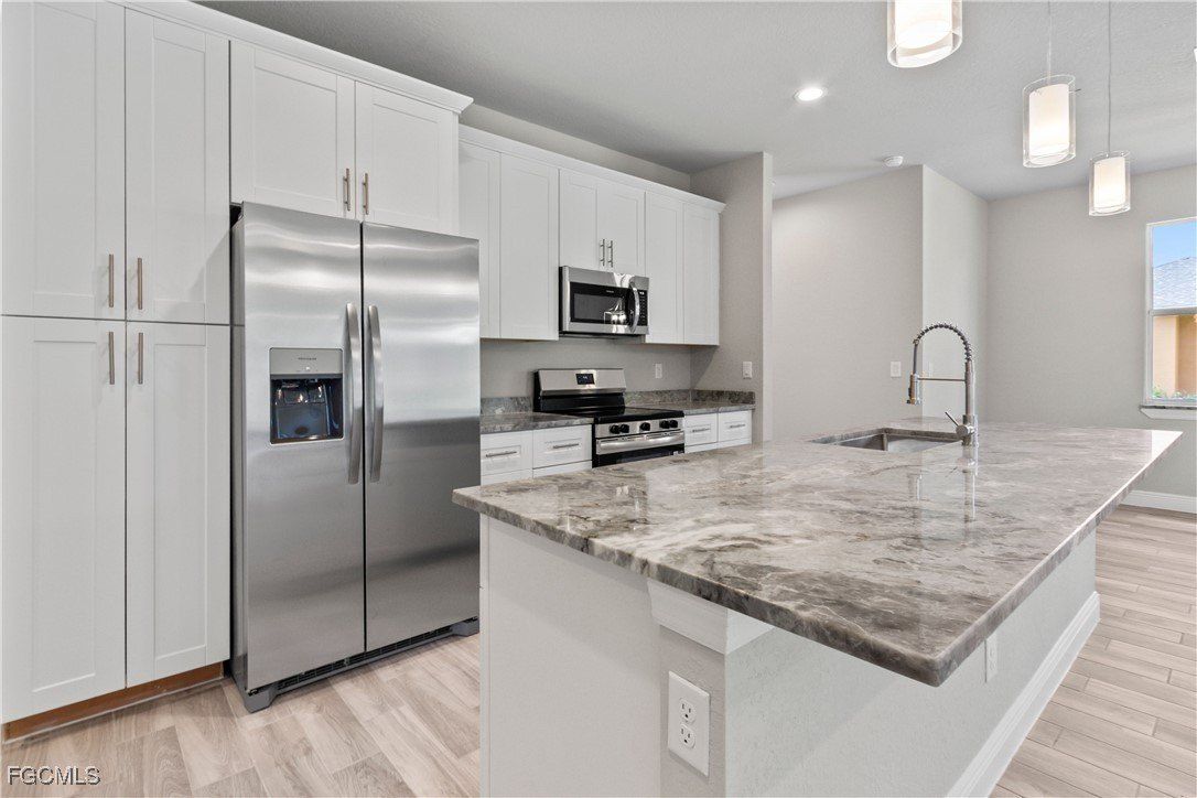 410 Thames Avenue. Labelle, FL 33935