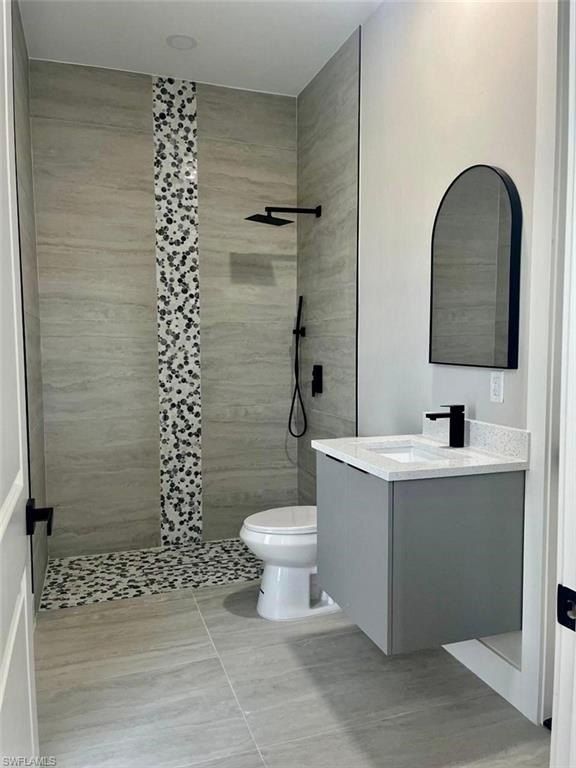 56 Floyd. Lehigh Acres, FL 33976