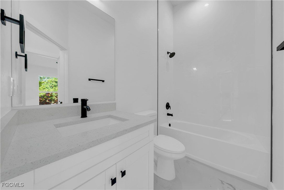 46754677 Golfview Boulevard. Lehigh Acres, FL 33973