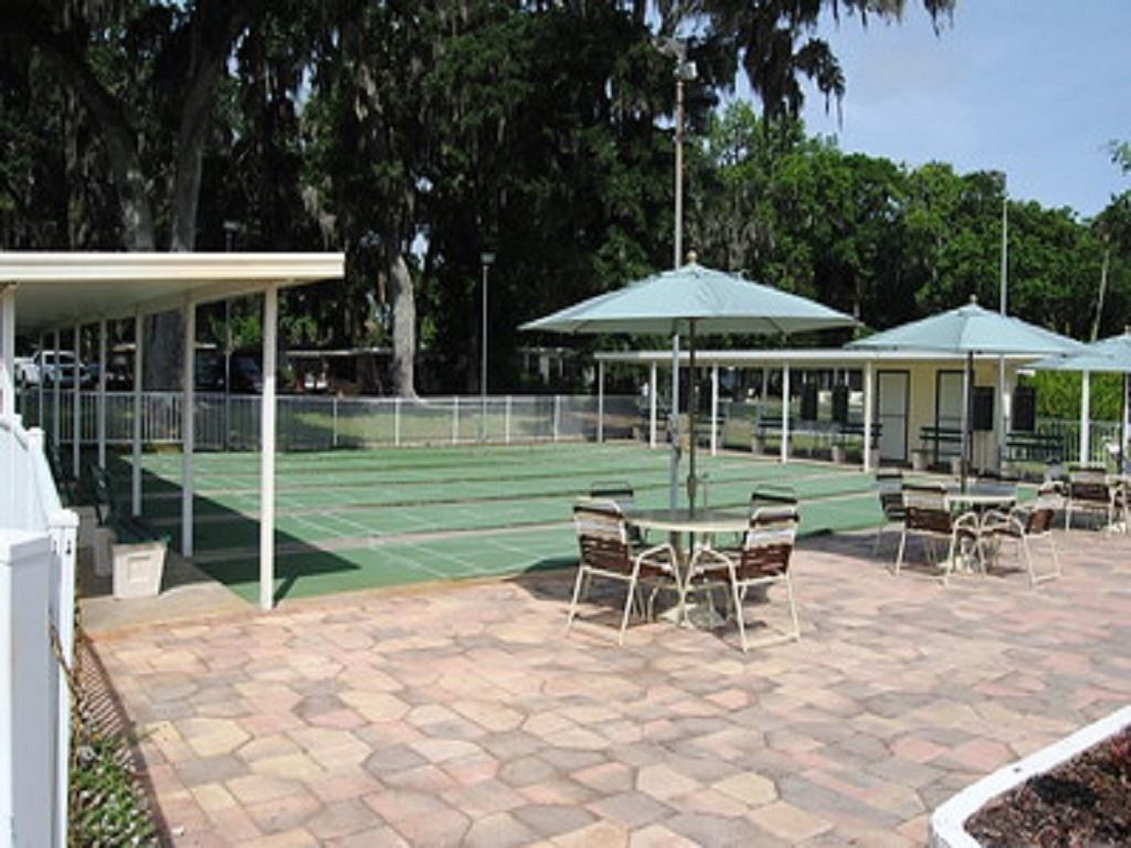 1 Coach And Four Ct 414. Daytona Beach, FL 32119