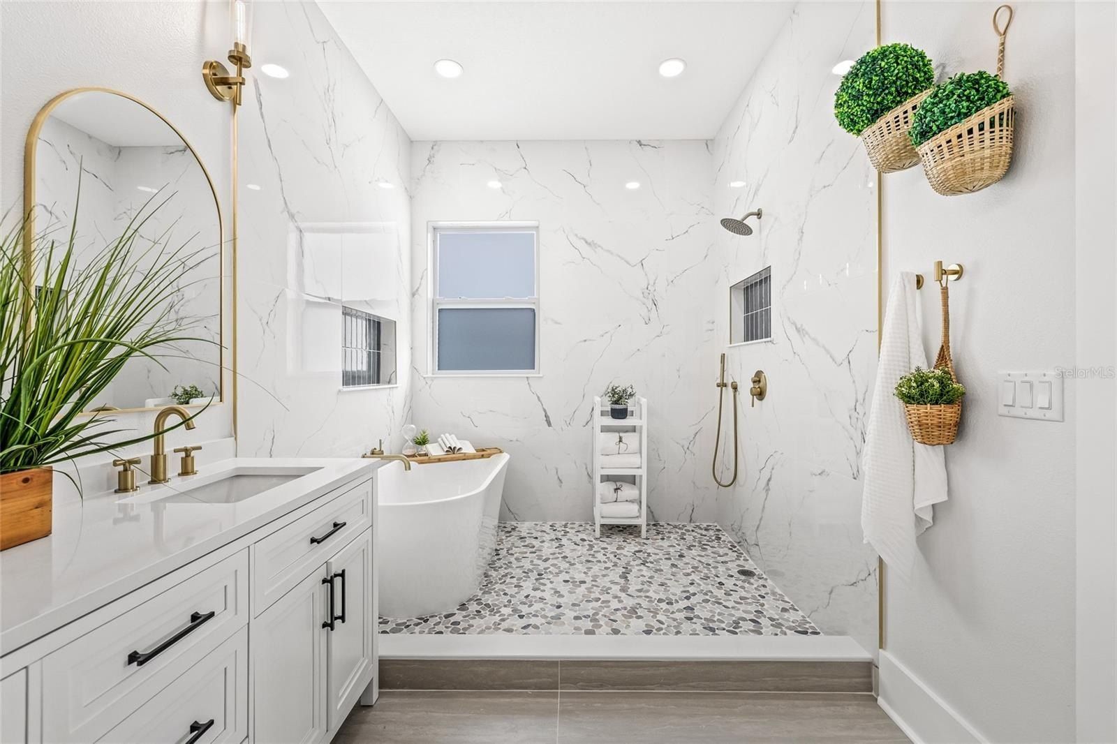 726 52Nd Avenue N. St Petersburg, FL 33703