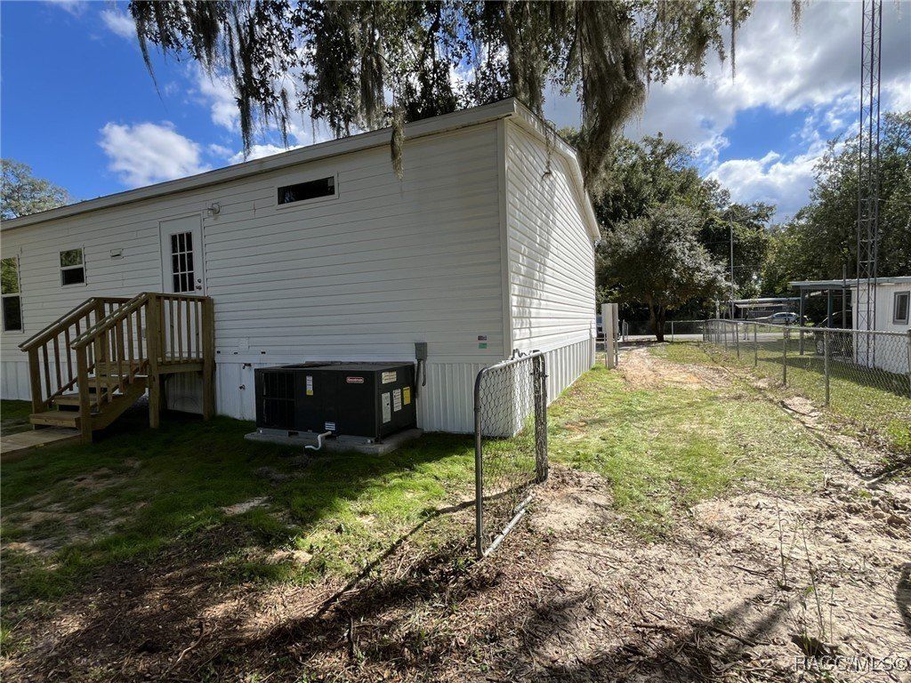 11245 Nw 8Th Street. Ocala, FL 34482