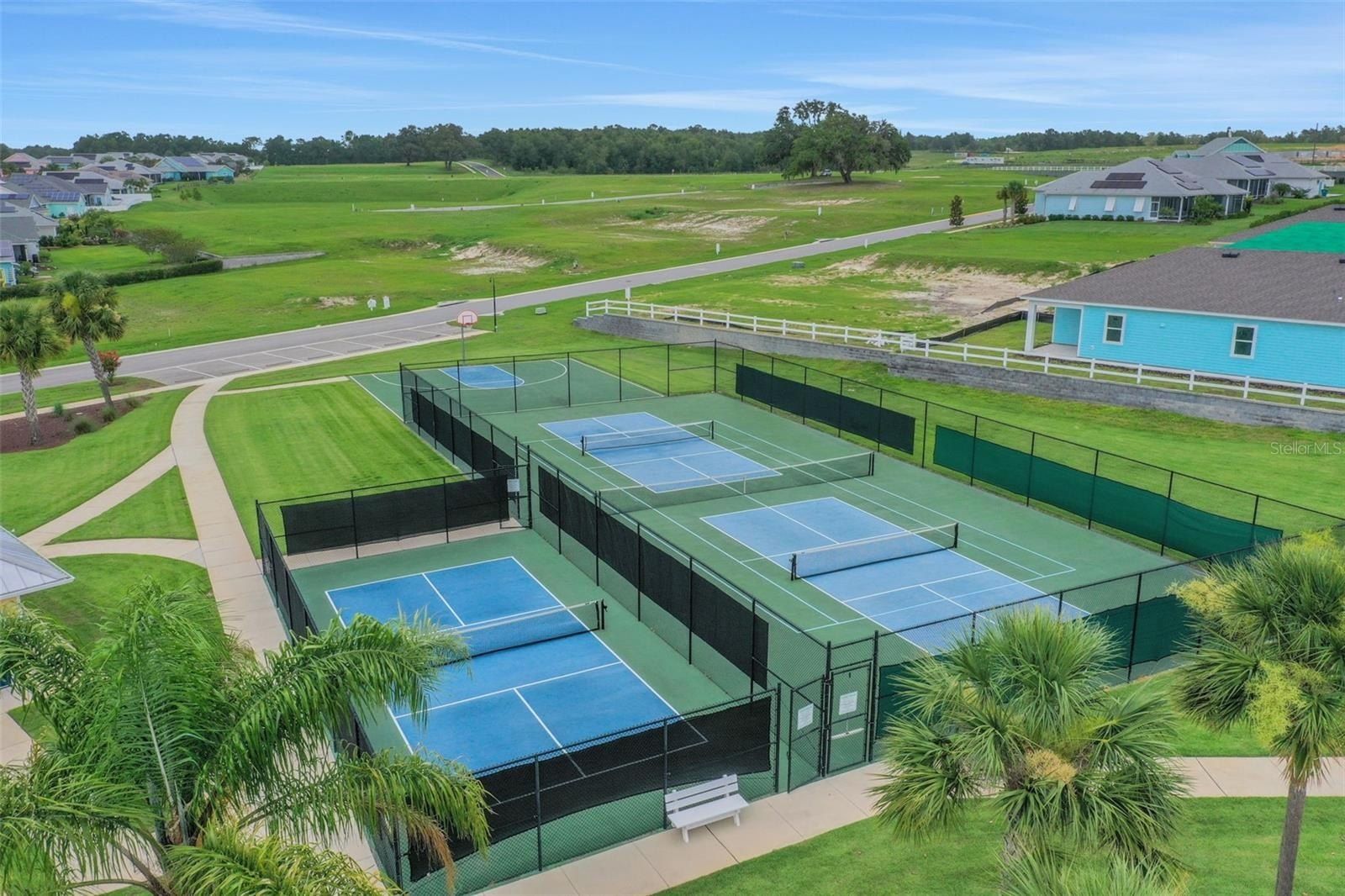 991 Fiesta Key Circle. Lady Lake, FL 32159