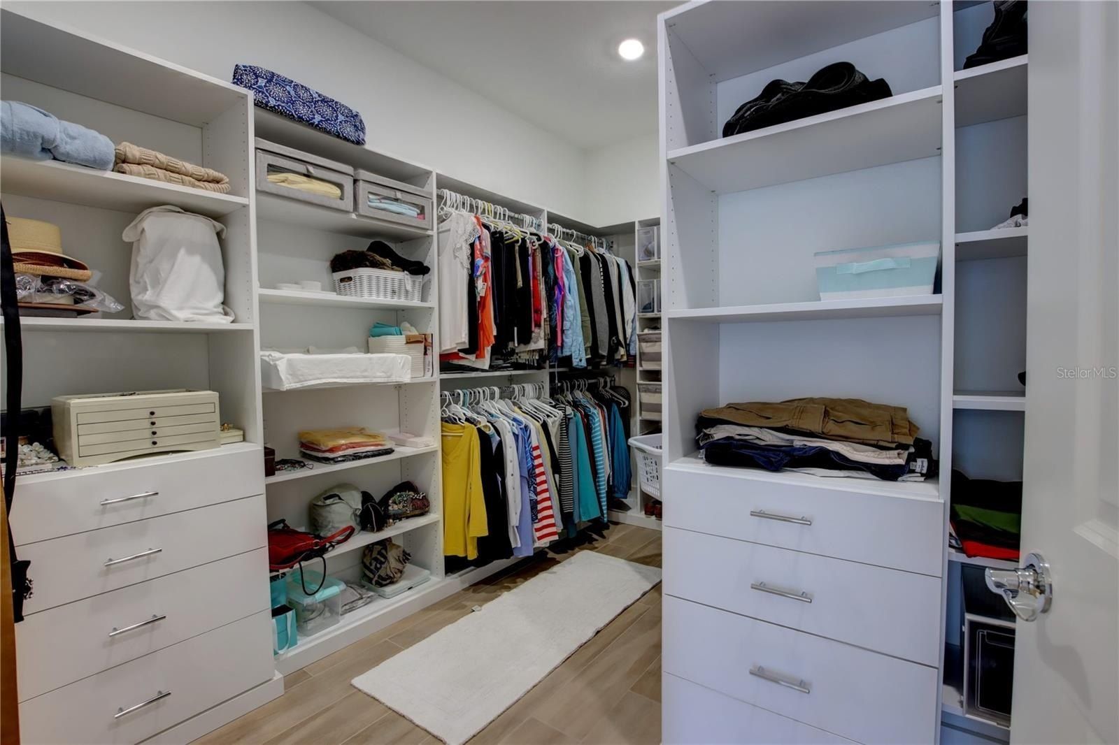 6364 Snow Tree Lane. Saint Cloud, FL 34771