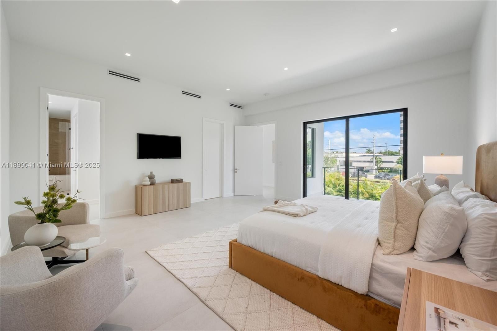 300 Ne 48Th St. Miami, FL 33137