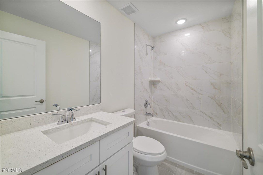 2323 Sw 5Th Place. Cape Coral, FL 33991