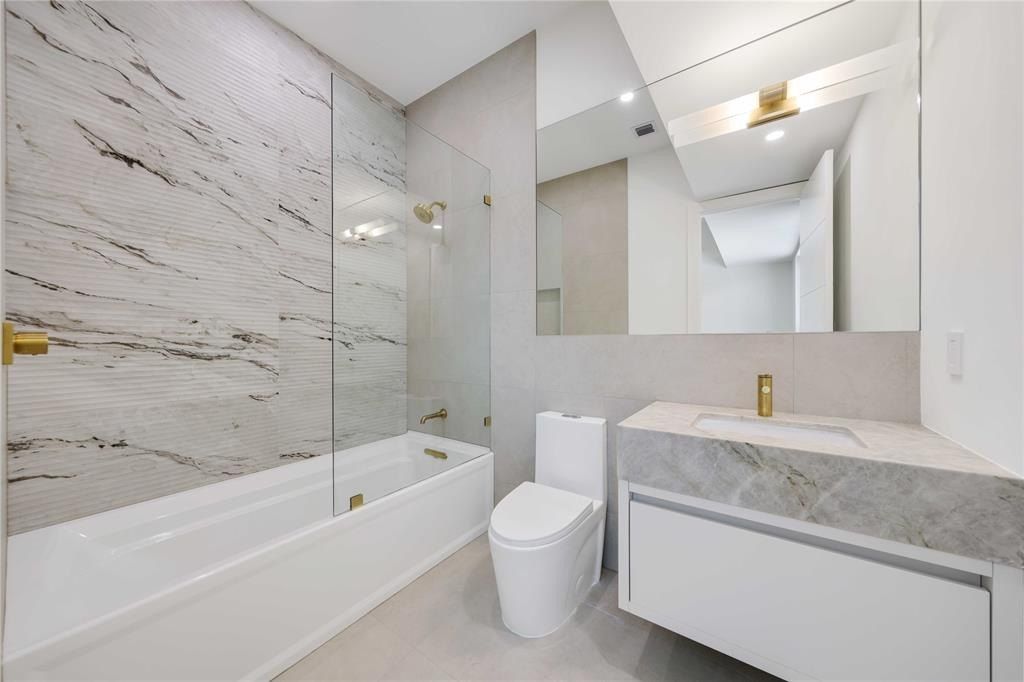 721 Se 9 Street. Fort Lauderdale, FL 33316