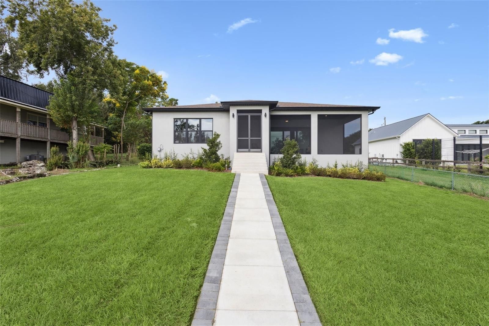 17540 Third Street. Montverde, FL 34756