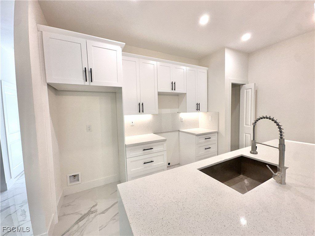 24042406 Dickens Avenue N. Lehigh Acres, FL 33971