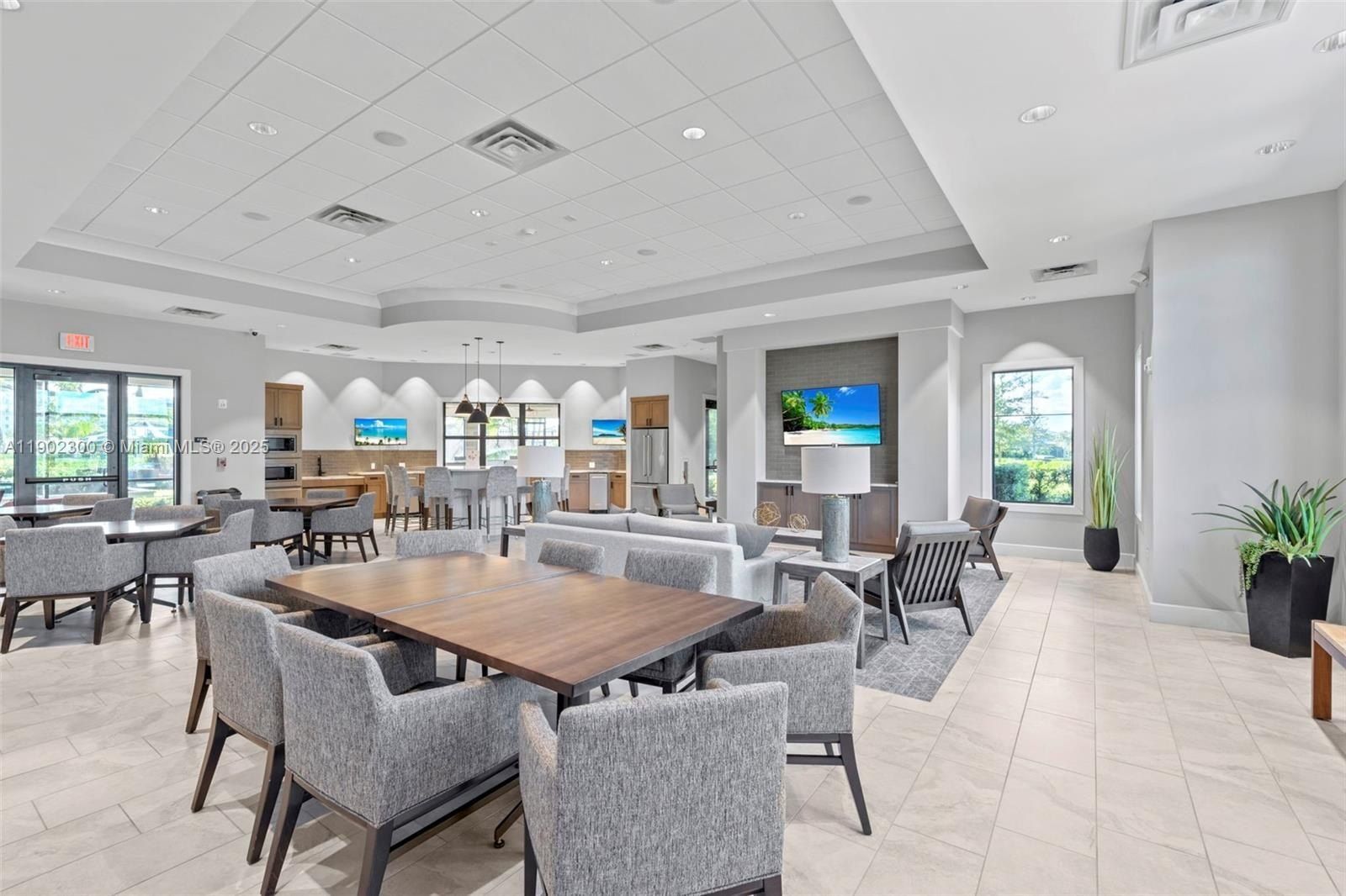 2434 Primrose Pl. Oakland Park, FL 33309