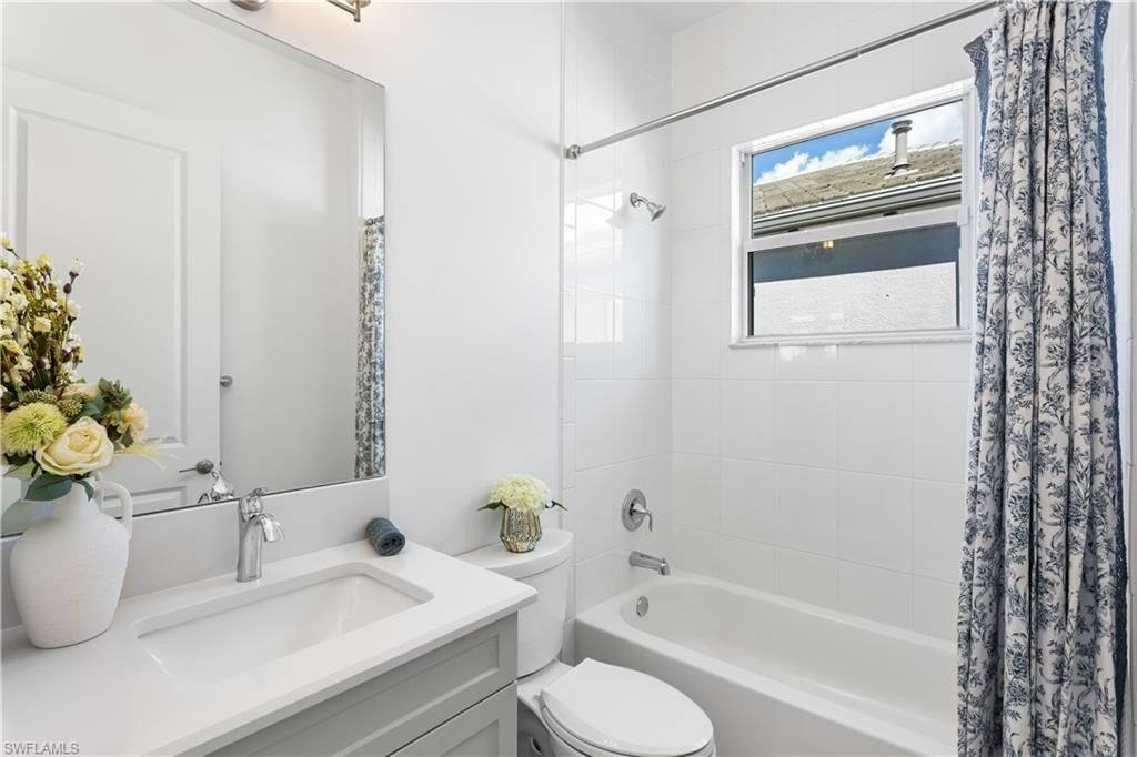 12438 Dahlia. Naples, FL 34120