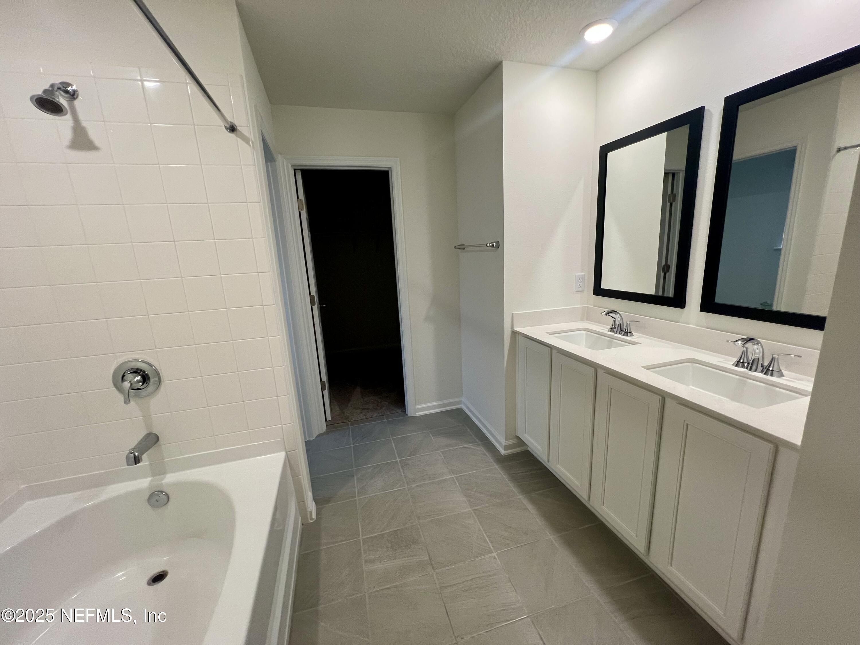 2967 Monroe Lakes Terrace. Green Cove Springs, FL 32043